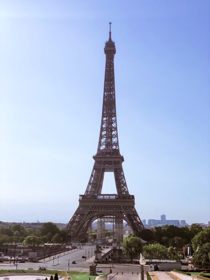Eiffel-Tower_Paris_France