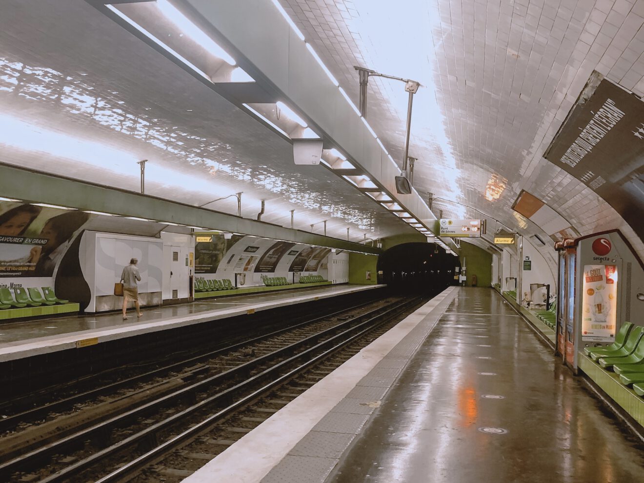 Metro_Paris_France